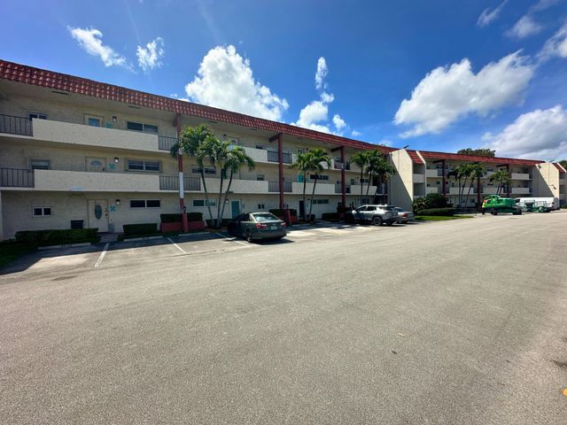 8921 S Hollybrook Boulevard 308, Pembroke Pines, FL 33025