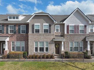 1006 Henley Pvt Ln, Gallatin, TN 37066