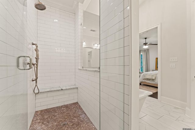 9130 Villa Crossing Dr, Greenwell Springs, LA 70739