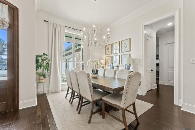 9130 Villa Crossing Dr, Greenwell Springs, LA 70739