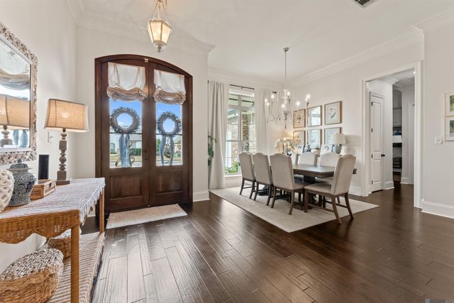 9130 Villa Crossing Dr, Greenwell Springs, LA 70739