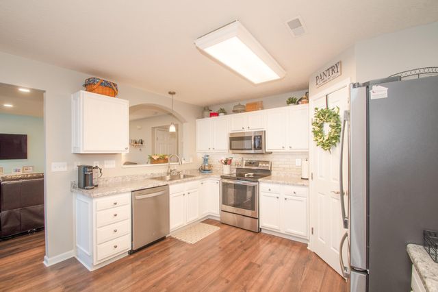2300 Sunflower Court, Hebron, KY 41048