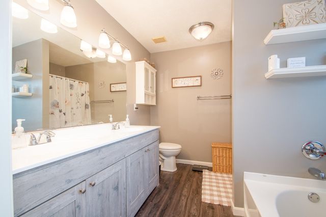 2300 Sunflower Court, Hebron, KY 41048