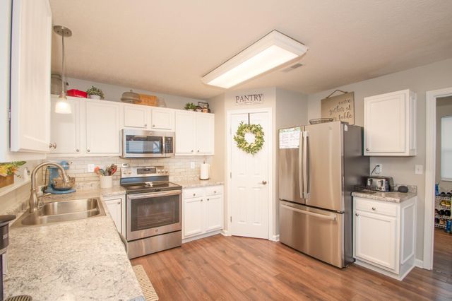 2300 Sunflower Court, Hebron, KY 41048
