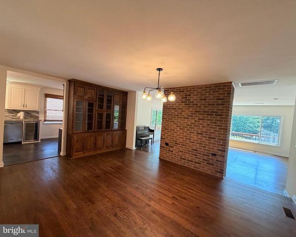 1214 EASTOVER PKWY, Locust Grove, VA 22508