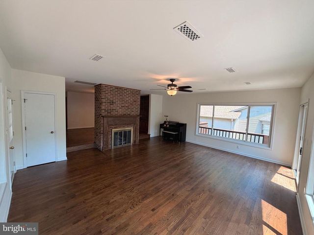 1214 EASTOVER PKWY, Locust Grove, VA 22508