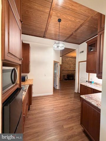 1214 EASTOVER PKWY, Locust Grove, VA 22508