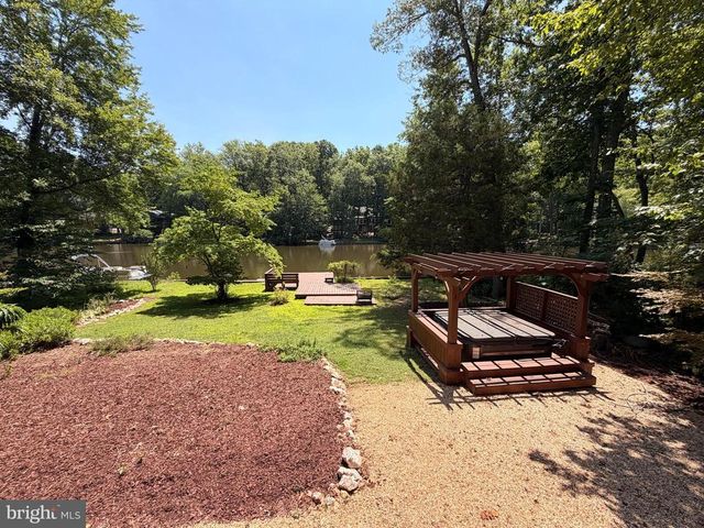 1214 EASTOVER PKWY, Locust Grove, VA 22508