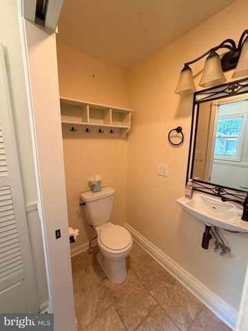 1214 EASTOVER PKWY, Locust Grove, VA 22508