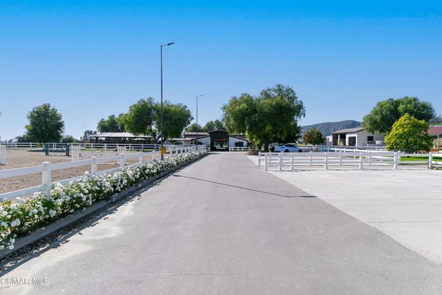 1451 E La Loma Avenue, Somis, CA 93066