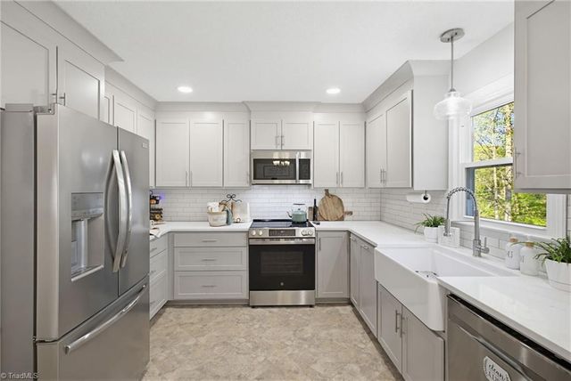 4604 Valleymeade Court, Kernersville, NC 27284