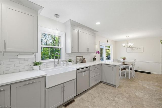 4604 Valleymeade Court, Kernersville, NC 27284
