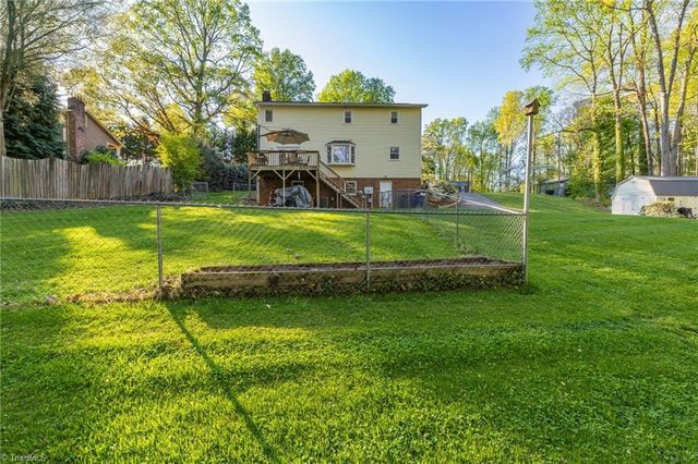 4604 Valleymeade Court, Kernersville, NC 27284