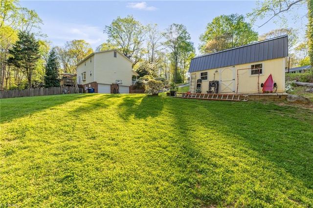 4604 Valleymeade Court, Kernersville, NC 27284