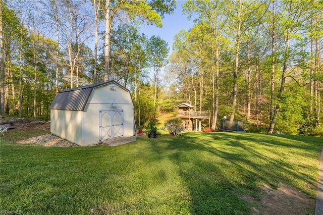 4604 Valleymeade Court, Kernersville, NC 27284