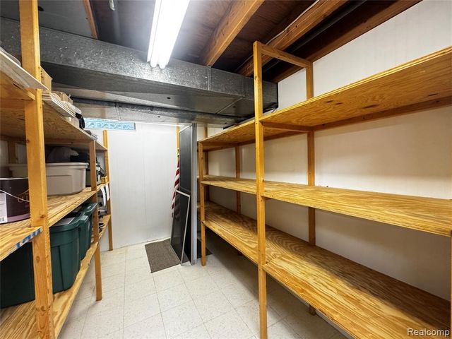 42098 Banbury Road, Northville, MI 48168