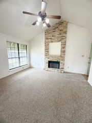 728 W San Antonio ST 108B, Lockhart, TX 78644