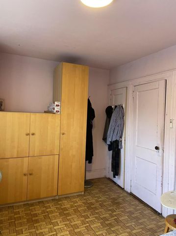 8621 59th Avenue, Elmhurst, NY 11373