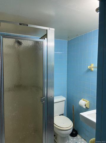 8621 59th Avenue, Elmhurst, NY 11373