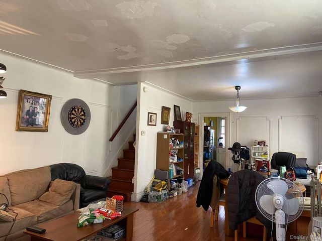 8621 59th Avenue, Elmhurst, NY 11373