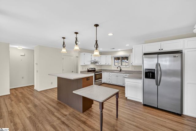 200 Creek Forest Drive, Greenville, SC 29615