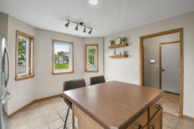 805 Violet Lane, Oregon, WI 53575