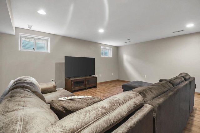 805 Violet Lane, Oregon, WI 53575