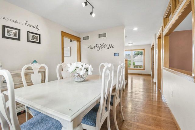 805 Violet Lane, Oregon, WI 53575