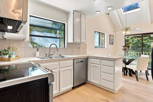 1060 Redwood Drive, Aptos, CA 95003