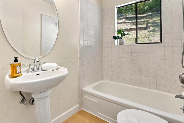 1060 Redwood Drive, Aptos, CA 95003