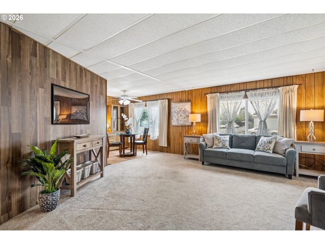 1400 CANDLELIGHT Dr 200, Eugene, OR 97402