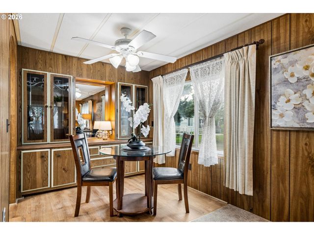 1400 CANDLELIGHT Dr 200, Eugene, OR 97402