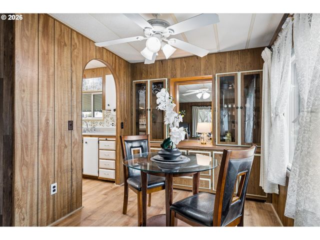 1400 CANDLELIGHT Dr 200, Eugene, OR 97402