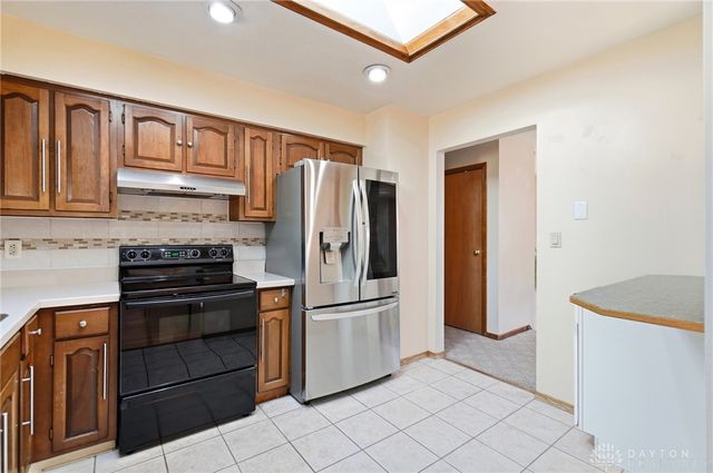 421 Greenport Drive, West Carrollton, OH 45449