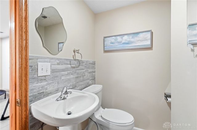 421 Greenport Drive, West Carrollton, OH 45449