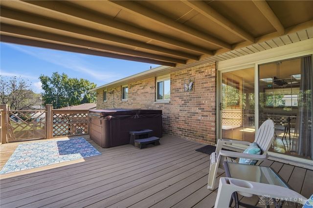 421 Greenport Drive, West Carrollton, OH 45449