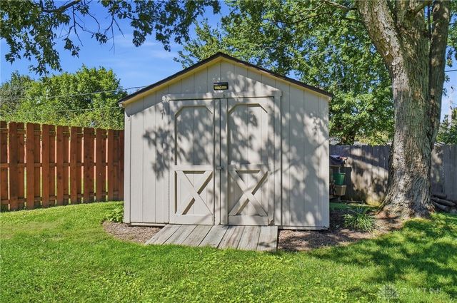 421 Greenport Drive, West Carrollton, OH 45449