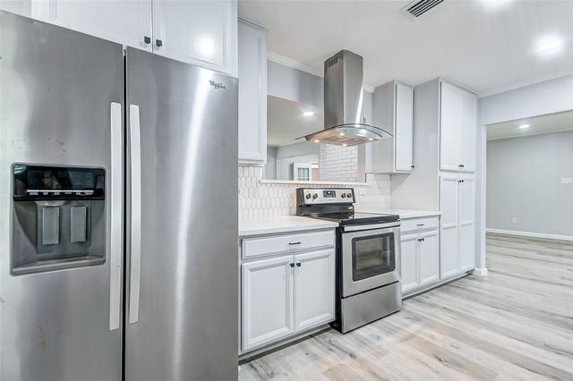 5122 W Bellfort Avenue, Houston, TX 77035