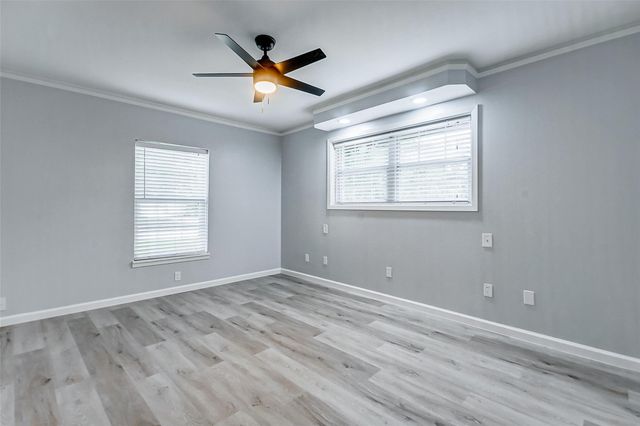 5122 W Bellfort Avenue, Houston, TX 77035