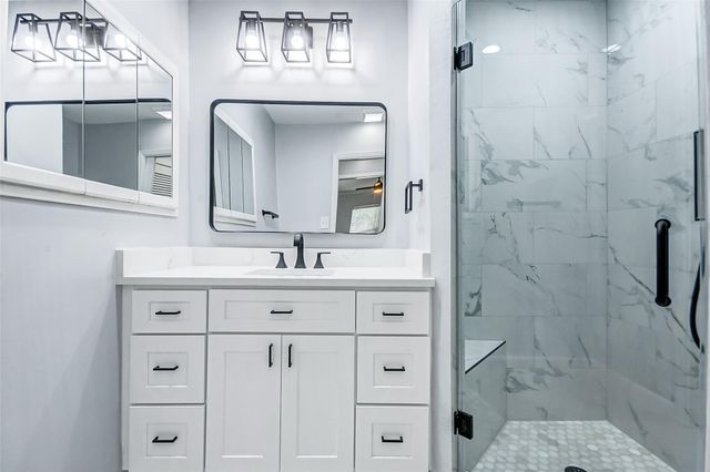 5122 W Bellfort Avenue, Houston, TX 77035