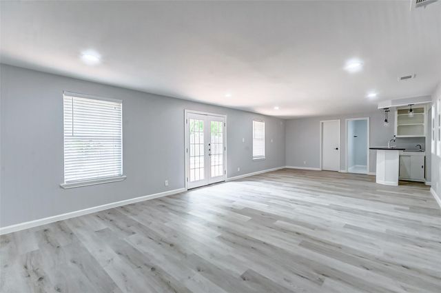 5122 W Bellfort Avenue, Houston, TX 77035