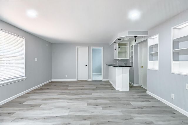 5122 W Bellfort Avenue, Houston, TX 77035