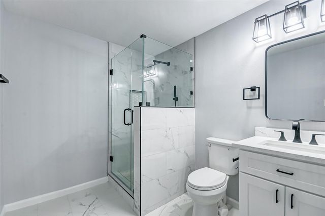 5122 W Bellfort Avenue, Houston, TX 77035