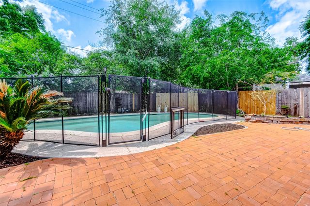 5122 W Bellfort Avenue, Houston, TX 77035
