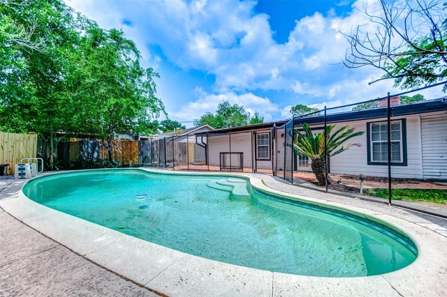 5122 W Bellfort Avenue, Houston, TX 77035