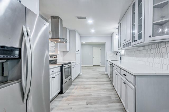 5122 W Bellfort Avenue, Houston, TX 77035