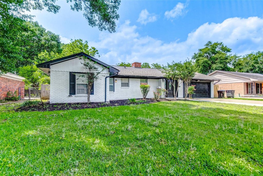 5122 W Bellfort Avenue, Houston, TX 77035