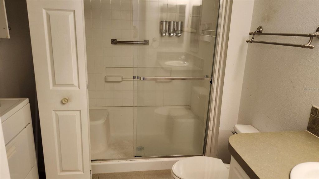 Image 5 of property listing at 1503 23RD AVENUE W, Bradenton, FL 34205