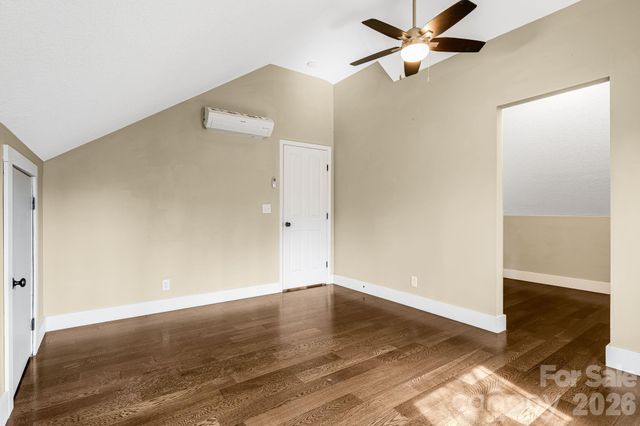 309 London Road, Asheville, NC 28803