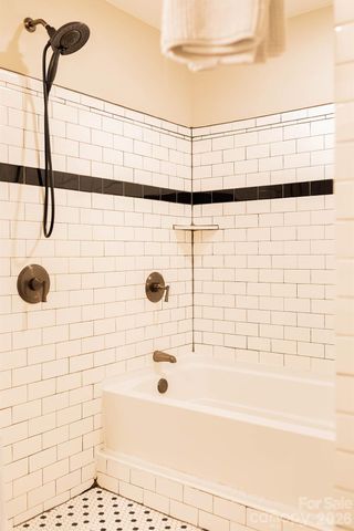 309 London Road, Asheville, NC 28803